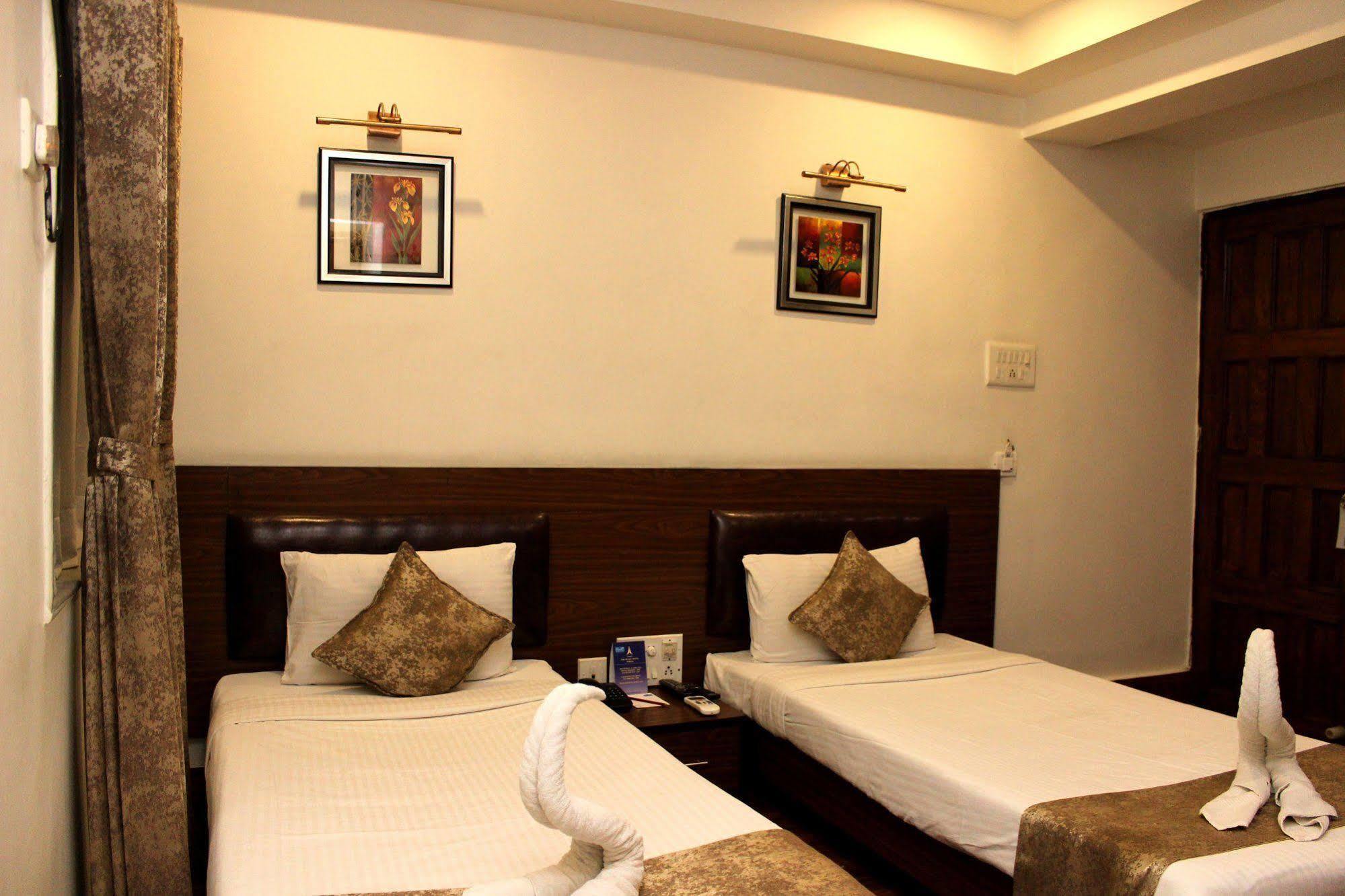 The Pearl Hotel Kalkutta Exterior foto